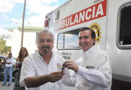 Protección civil ya tiene otra ambulancia, gracias a los Rotarios Industrial