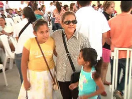 Cubren gastos de operación para recobrar la vista