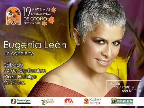 Eugenia León en concierto en la plaza principal Miguel Hidalgo de Matamoros