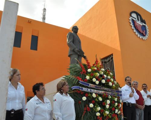 Reconoce Benjamín Galván a cetemistas en el aniversario luctuoso de Fidel Velázquez