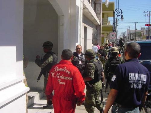 Amenazan con hacer explotar la Oficina Fiscal del Estado