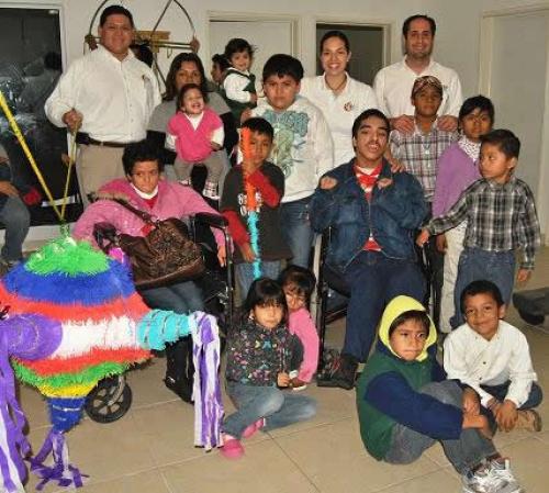Ofrece el DIF posada navideña a niños con capacidades diferentes