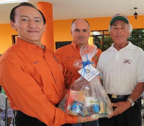 Se solidariza el club Rotario Sur con 600 adultos mayores