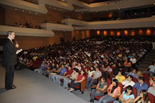 Promueve Ayuntamiento acciones trascendentales, ante universitarios