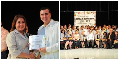 Entregan reconocimientos a maestros de nivel Preescolar