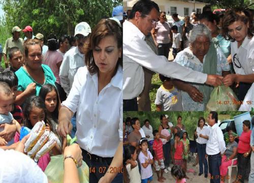 Damnificados, reciben ayuda del Dr. Roberto García