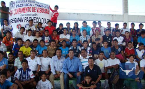 Los jóvenes reclaman resultados: Cabeza de Vaca