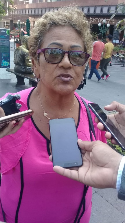 Ante saturación del Canseco familiares de pacientes deben rentar camillas en 600