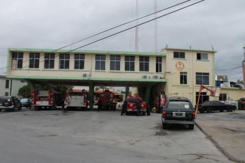 Botean bomberos para ayudar a compañero con Cáncer