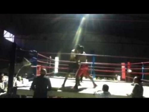 Construyen columnas para techumbre de gimnasio de Box