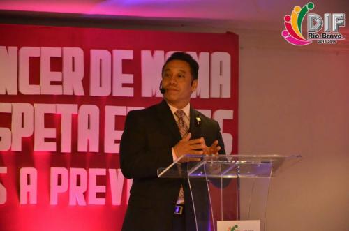 Entregan diez mamografias, al terminar conferencia sobre cáncer de mama