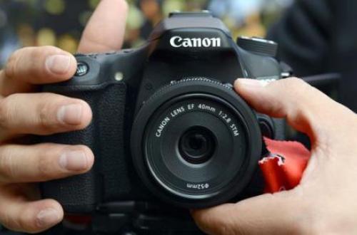 Canon apuesta por cámaras réflex frente a caída de equipos compactos