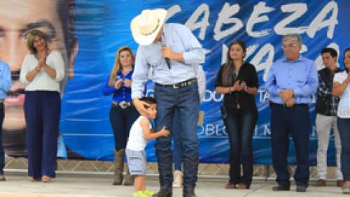Por los niños, se suman en Pancho Villa a Cabeza de Vaca