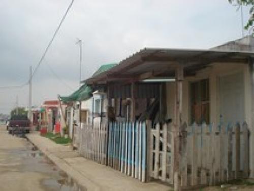 Continúa DIF repartiendo cobertores a los adultos mayores