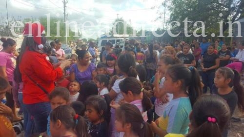 Comparten esperanza y alegría a familias