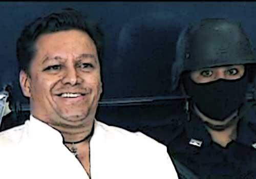 Pastor boliviano que secuestró un avión en México graba un disco en prisión  | EnLí