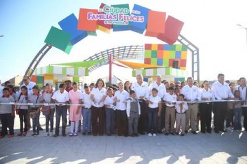 Inauguran niños, estado y municipio “La ciudad de las familias felices”