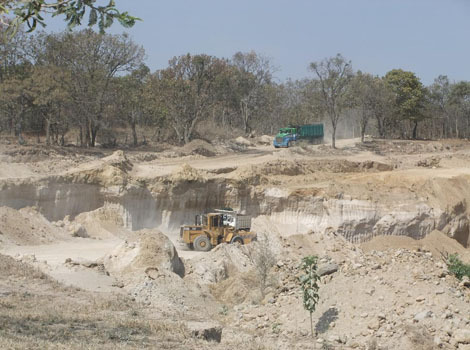 Operan bancos de materiales en la ilegalidad