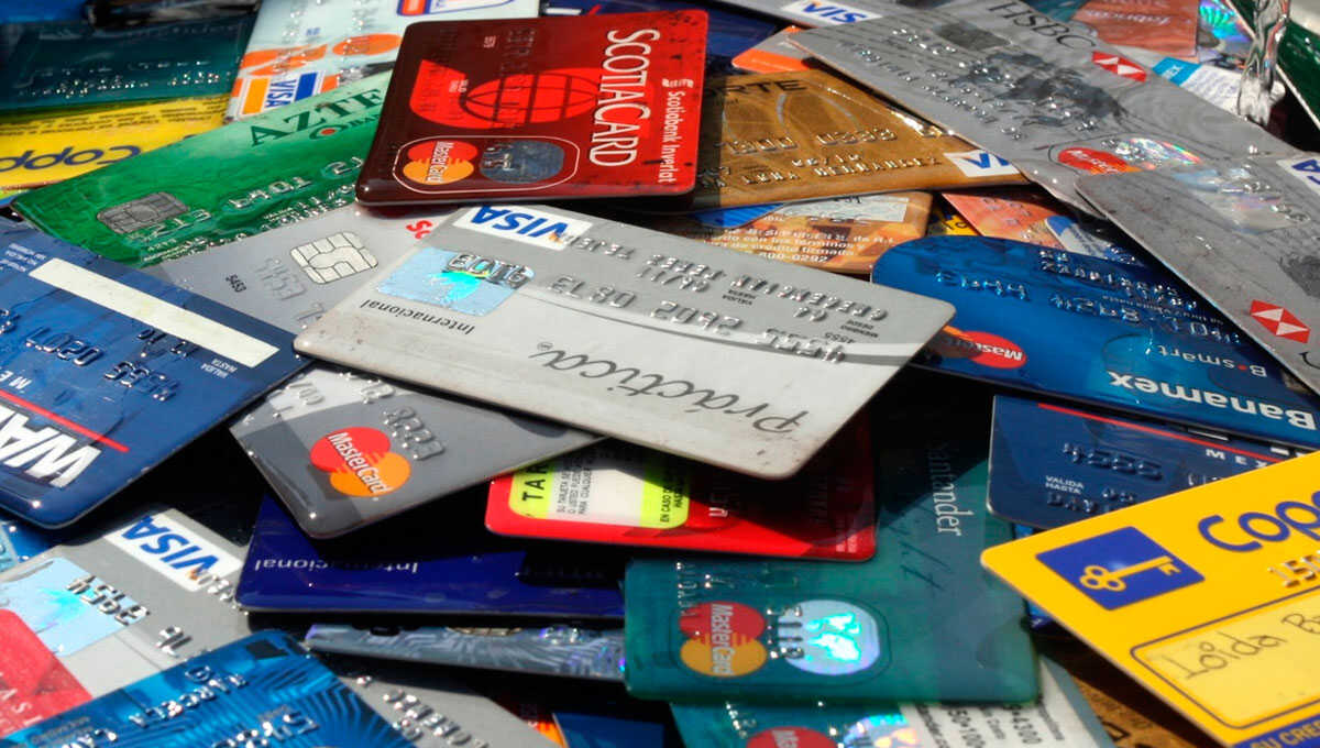 Pandemia redujo uso de tarjetas bancarias: Condusef