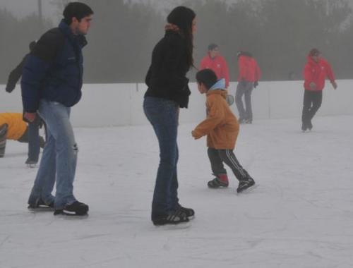 Hoy enciende alcalde la Pista de hielo sintético