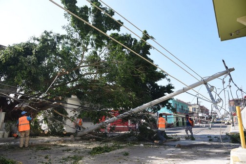 Alcalde exhorta a CFE que se œponga las pilas para que mejore su infraestructura eléctrica