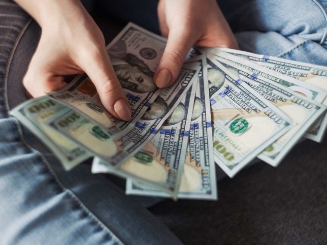 Busca venganza y la arrestan por dejar 100 mil pesos de propina