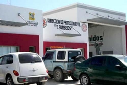 Socorristas botean para ayudar a paramédico gravemente herido