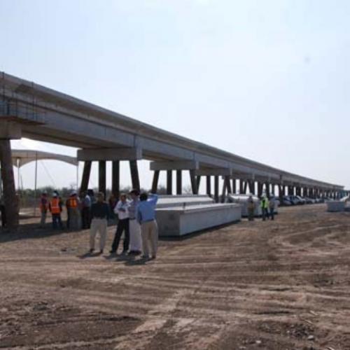 Retrasan 24 horas, instalación de la viga de “claro común”