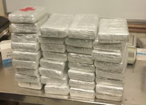 Decomisan en puentes de Laredo, Texas, casi 1 MDD en droga