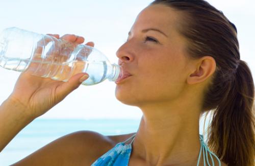 Recomienda nutrióloga del Imss el consumo de agua para mantener la salud