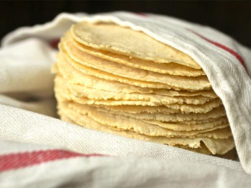 Ingeniero mexicano crea dispositivo para hacer tortillas en 30 segundos