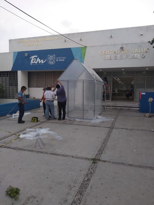 Instalan tíºnel sanitizante en la explanada del centro de Salud de Tampico