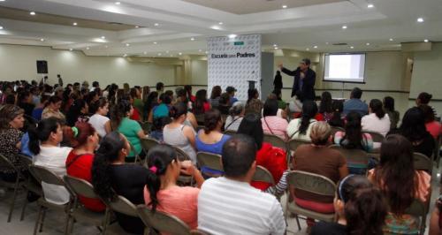 Urge aplicar dualidad educativa entre padres y maestros para nuestros hijos