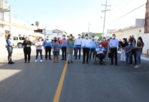 Entrega Maki otra rehabilitación de pavimento a la colonia Longoria