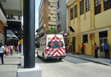 Movilización causa desmayo de empleado de un negocio en los nuevos mercados municipales