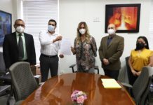 Firman Municipio e INSUS escrituras de terrenos con obras del PMU