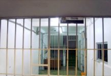 Arrestan a sujeto por molestar personas y alterar el orden