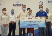 Apoya Chucho Nader con Becas a 794 Alumnos de Todos los Niveles