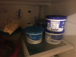 ¿Por qué no debes reutilizar envases de plástico para guardar comida?