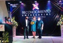 Entrega CANIRAC reconocimiento a Alcaldesa de Reynosa