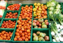 Aumenta el precio del huevo, tómate, y cebolla