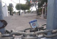 Cierran panteones municipales con cadenas y candados