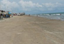 Turistas visitan Playa Bagdad apesar de temperaturas frescas