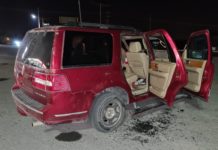 Policía Estatal llevaron a cabo el aseguramiento de una camioneta y un arma larga.