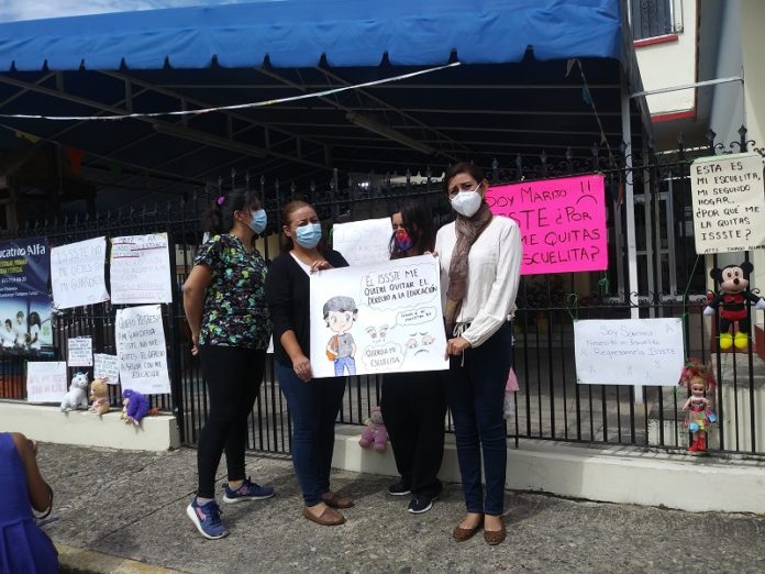 Protestan padres de familia porque ISSSTE los dejó sin guarderia en la zona sur