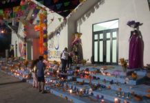 Instalan monumental Altar de Muertos en Iglesia