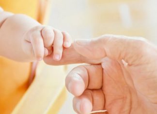 Niños nacidos por cesárea tienen más riesgo de padecer asma