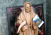 El vigilante del culto a la muerte