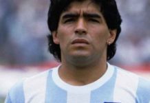 Empleado de funeraria se toma fotografía con cuerpo de Maradona