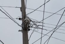 Vecinos solicitan reparar alumbrado público